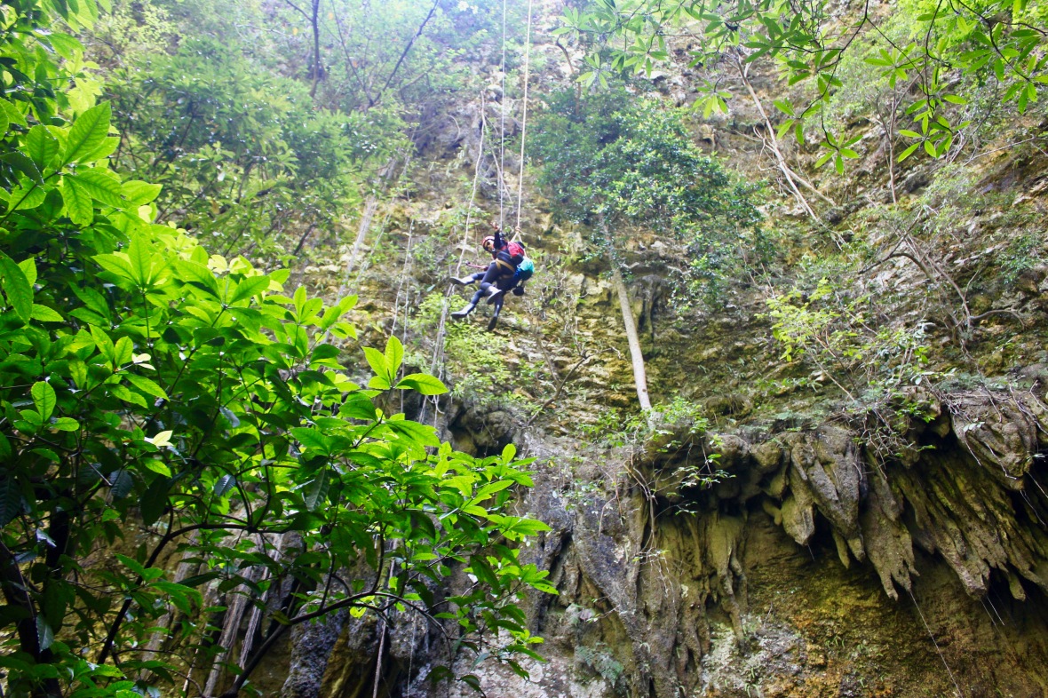 Jomblang Cave transport by rope